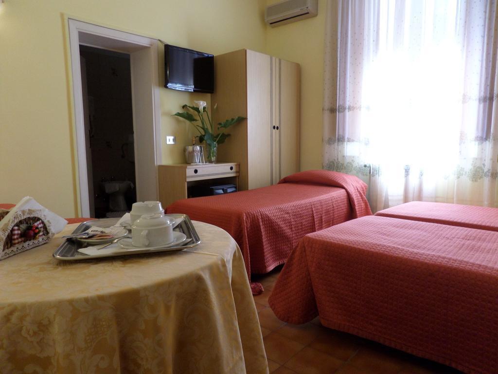 Hotel Delizia Genovese Montecatini Terme Ruang foto