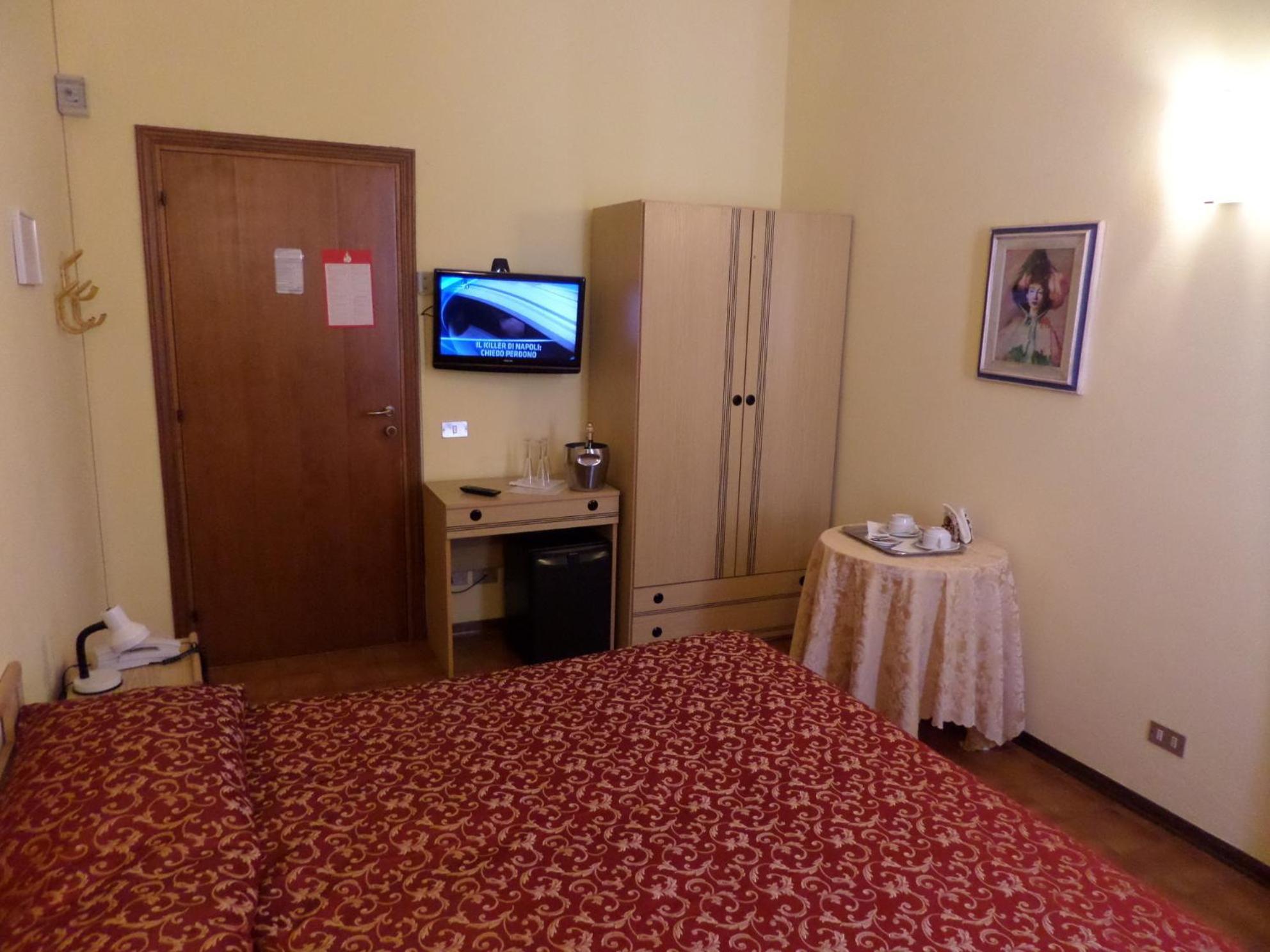 Hotel Delizia Genovese Montecatini Terme Bagian luar foto